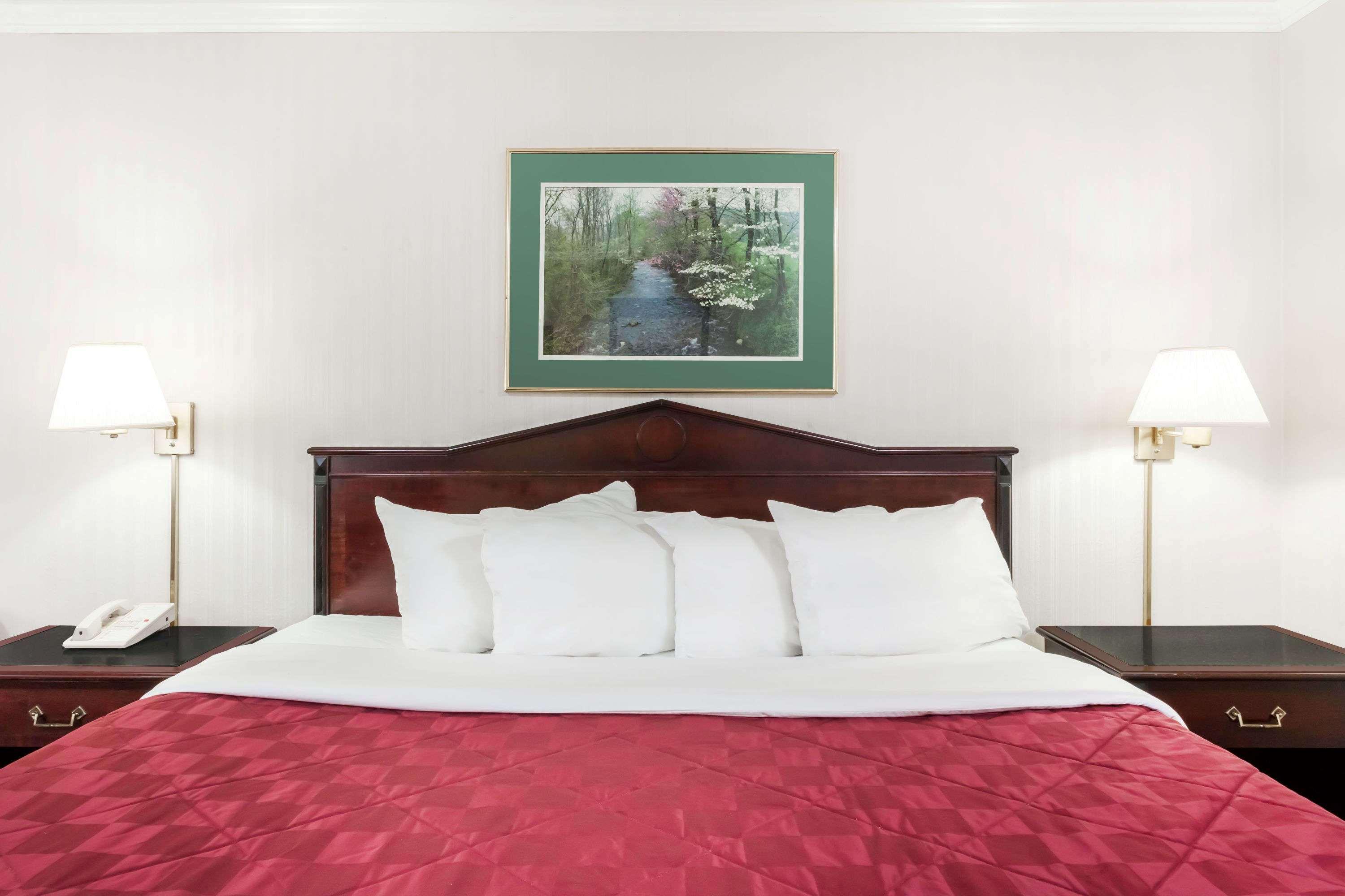 Baymont By Wyndham Queensbury/Lake George Екстериор снимка