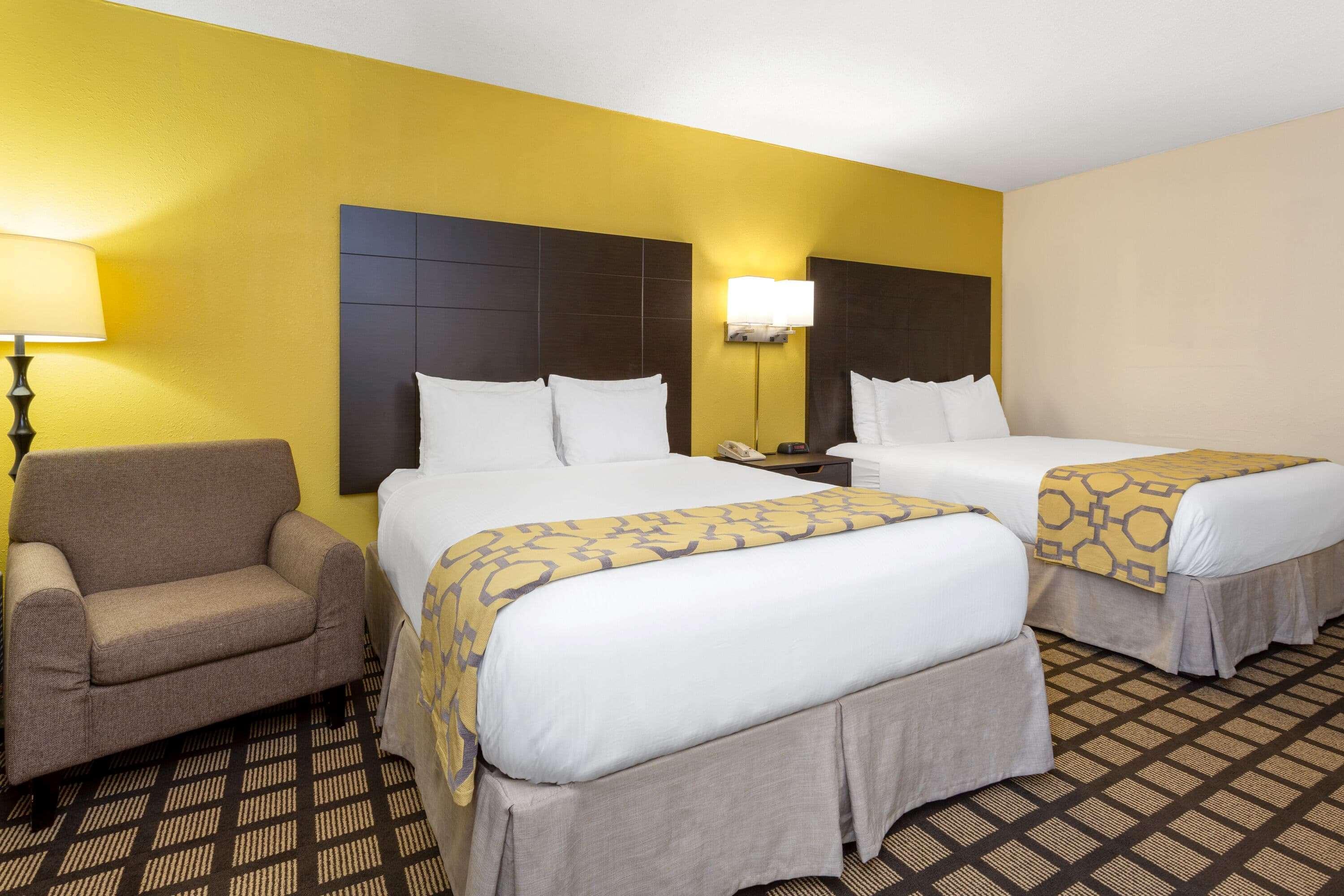 Baymont By Wyndham Queensbury/Lake George Екстериор снимка