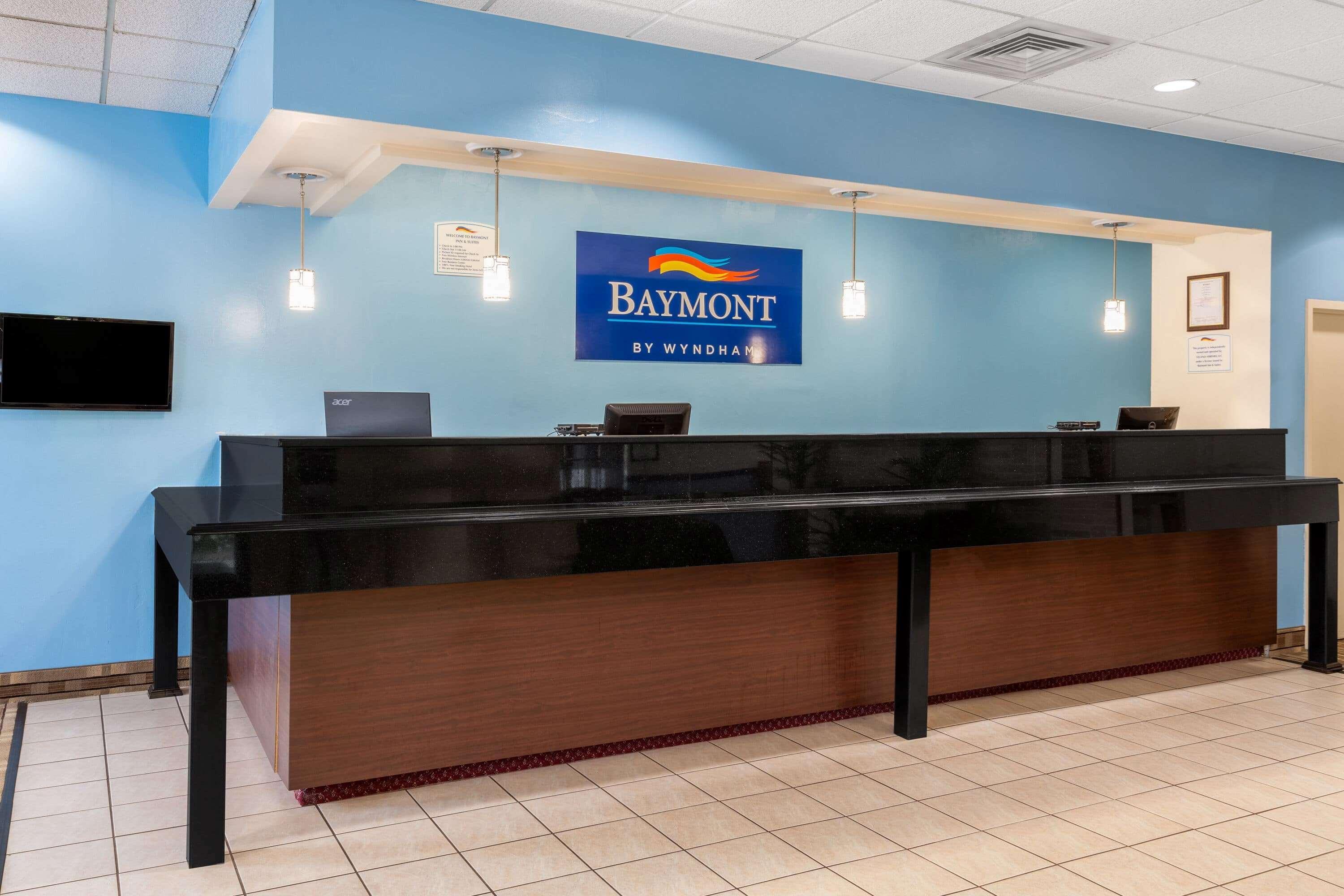 Baymont By Wyndham Queensbury/Lake George Екстериор снимка