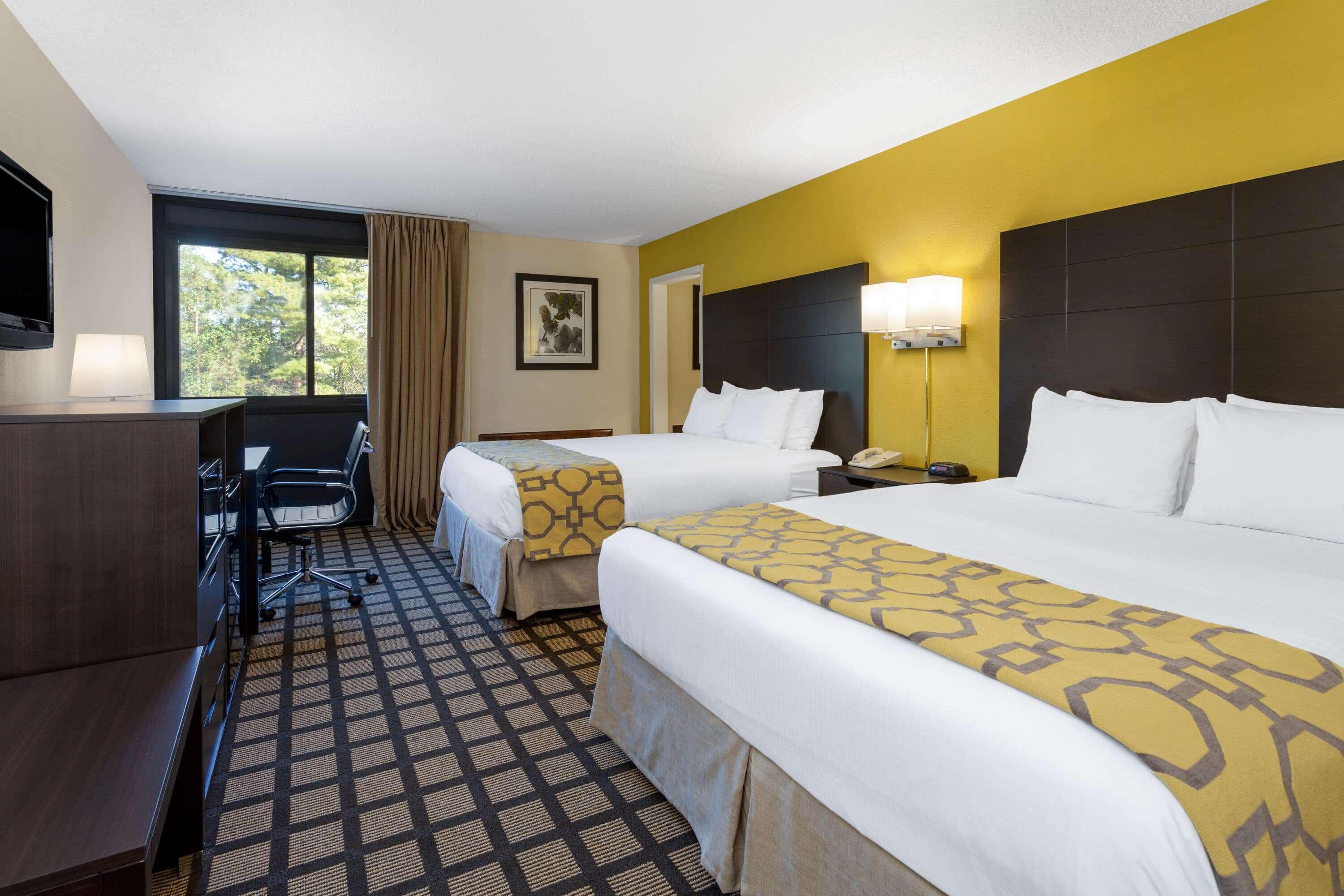Baymont By Wyndham Queensbury/Lake George Екстериор снимка