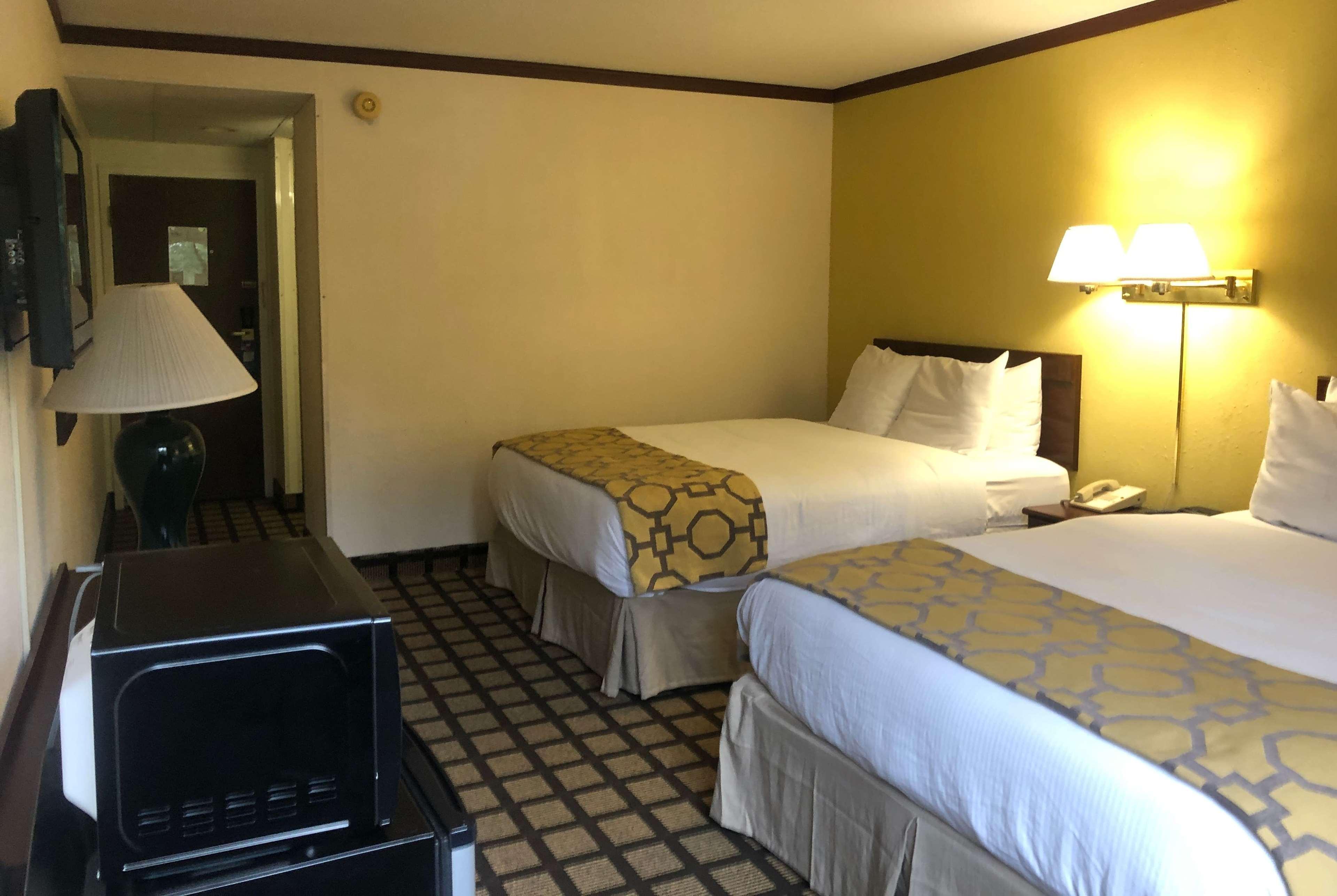 Baymont By Wyndham Queensbury/Lake George Екстериор снимка