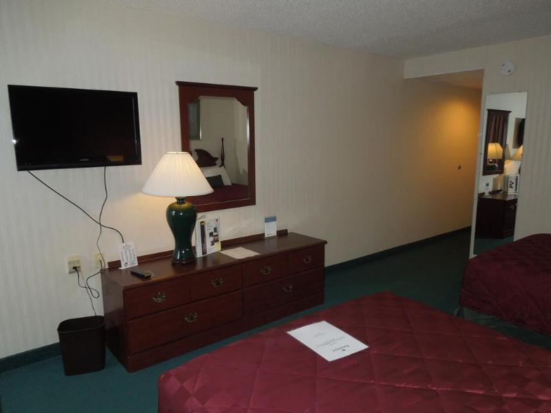 Baymont By Wyndham Queensbury/Lake George Екстериор снимка
